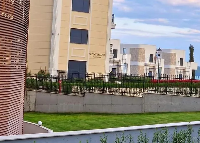 Gg Garden Deluxe Черноморец