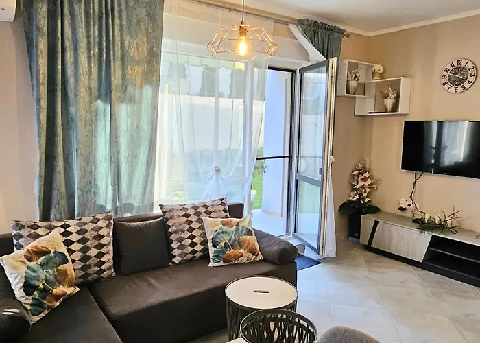 Gg Garden Deluxe Черноморец